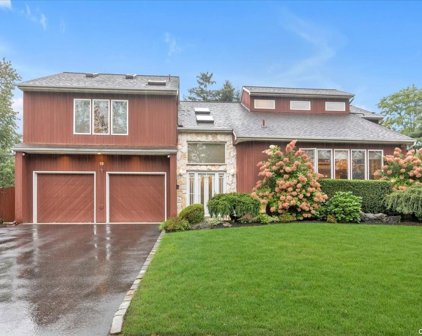 19 Fern Drive W, Jericho