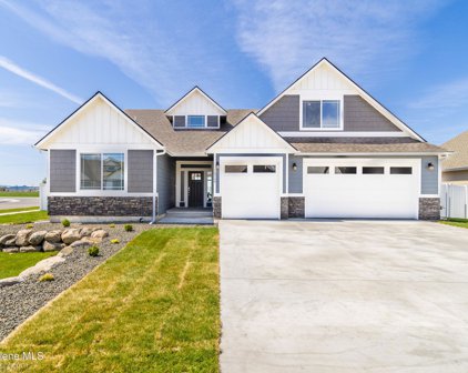 10549 MURCIA, Hayden