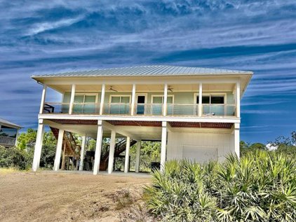 717 W Pine St, St. George Island