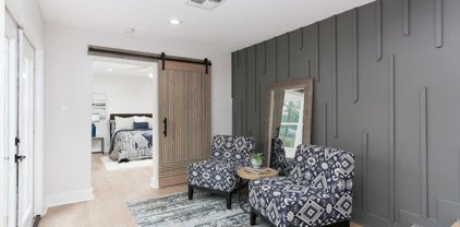 275 E Fair Oaks Pl, San Antonio
