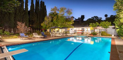 4400 Estrondo Drive, Encino