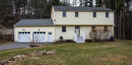 65 Peabody Dr, Stow