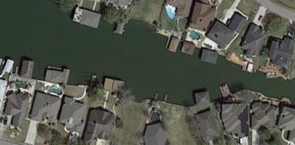 13991 Shoreline Drive, Willis