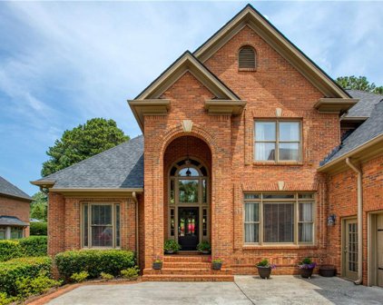 3180 Wolf Willow Close, Milton