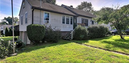 11 Maple Street, Trumbull