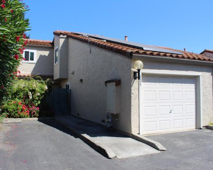 125 Mission DR, East Palo Alto