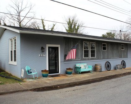 527 Jackson, Bedford