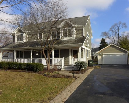 1135 N Stratford Road, Arlington Heights