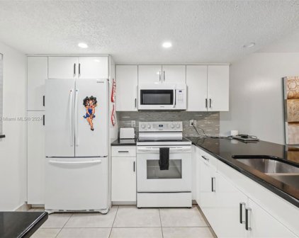 3170 Holiday Springs Blvd Unit #6-108, Margate