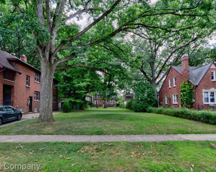 493 W BRECKENRIDGE, Ferndale