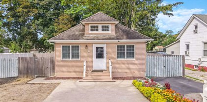 9 Bridger Boulevard, Central Islip
