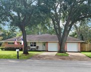 303 Southern Oaks Drive, Lake Jackson image