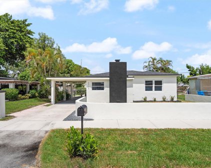 5717 Sw 36th Ct, West Park