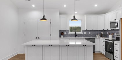313 Dugout Road, Summertown