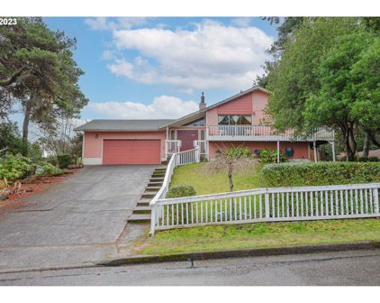 2411 MONTANA, North Bend