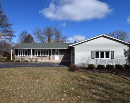 1302 Surrey Court, Algonquin