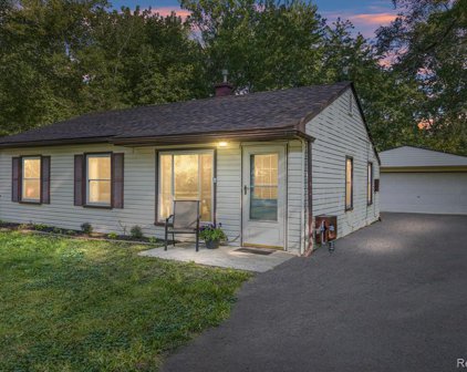 2887 EDNA JANE, Auburn Hills
