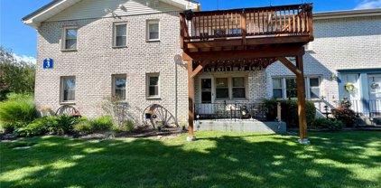 97 Cardinal Lane Unit #1B, Islip