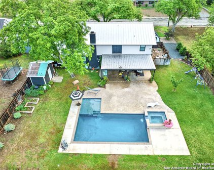 2304 Avenue J, Hondo