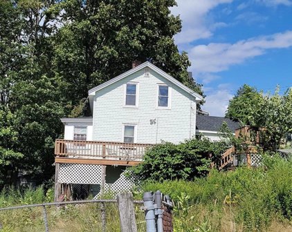 12 Oak St, Clinton