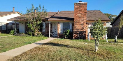 2715 Rustic Forest  Road, Fort Worth