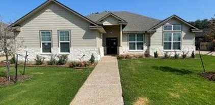 821 Day Star  Drive, Hewitt