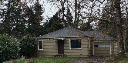 480 Fairview Av