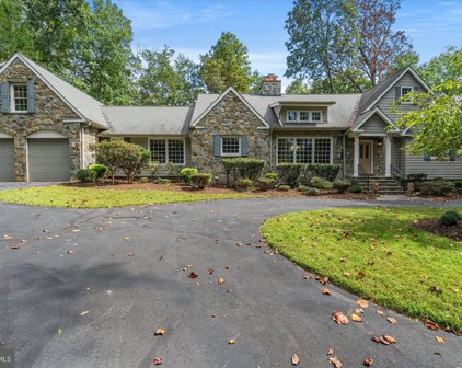 7905 Derbyshire Ln, Fairfax Station