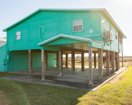 2274 County Road 201  Carancahua, Sargent