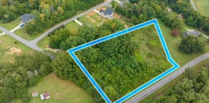 6008 Apple Wyrick Road, Gibsonville