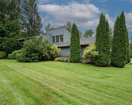 17556 Indian Hills Drive, Chagrin Falls