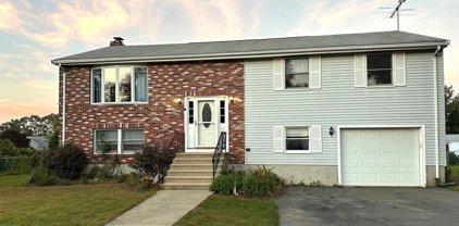 20 Louis Rd, Peabody