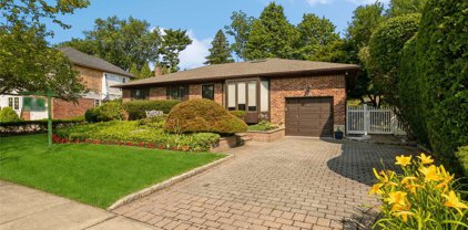118 Forest Drive, Jericho