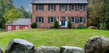 215 Podunk Rd, Sturbridge