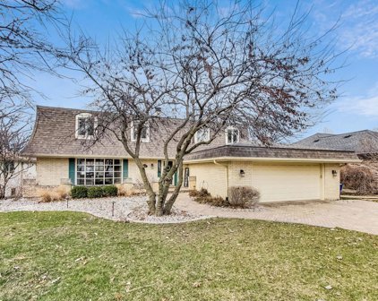 1100 Candlewood Drive, Downers Grove