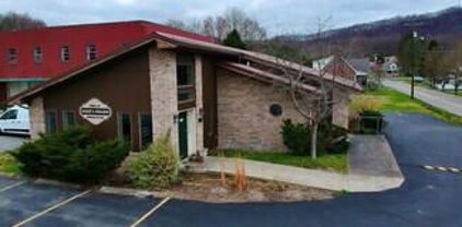 710 Broad St, Summersville