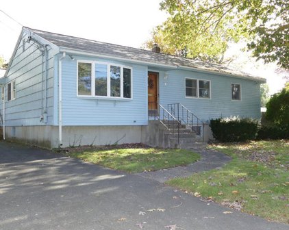 18 Glen Lane, Randolph