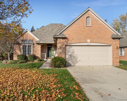 2057 STREAMWOOD, Sterling Heights