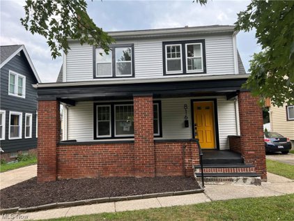 816 Woodview Road, Cleveland Heights