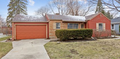 137 Central Avenue, Aurora