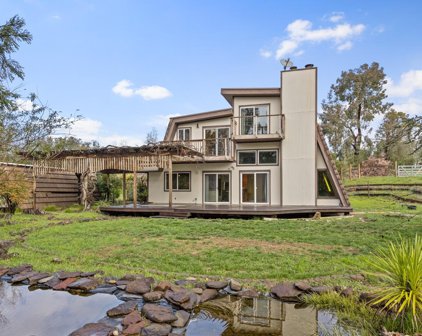 870 Fitchview Lane, Healdsburg