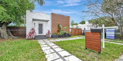 570 Nw 48th St, Miami