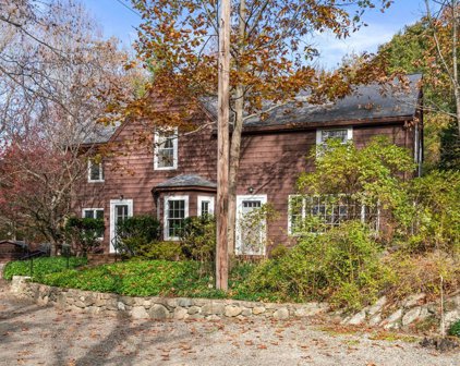 445 Glen Road, Weston
