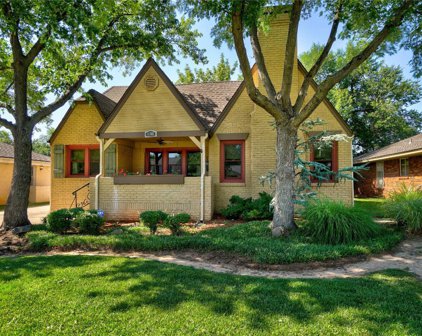 1108 W Wilshire Boulevard, Nichols Hills