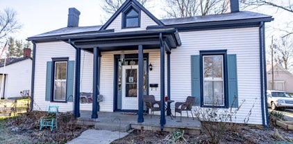 301 E Main St, La Grange