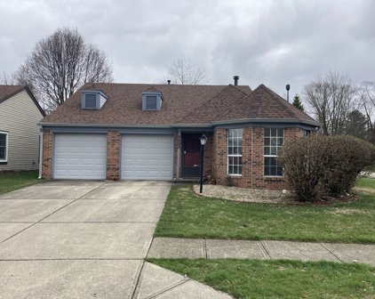 9692 Pine Ridge East Drive, Fishers