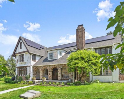 75 Bayeau Road, New Rochelle