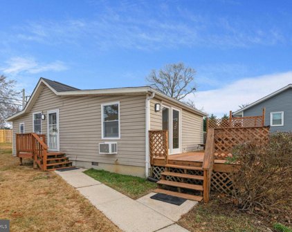 1733 Fairhill Dr, Edgewater