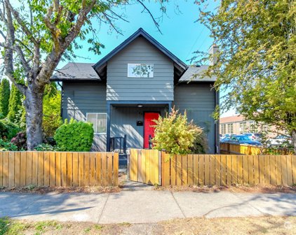 502 4th Street SW, Puyallup