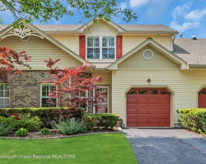 92 Riva Boulevard, Brick